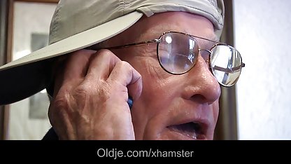 در کار او داستان سکسی منو مادرم, لباس زیر زنانه سکسی تر او و آنچه به دنبال آن بود که عملکرد